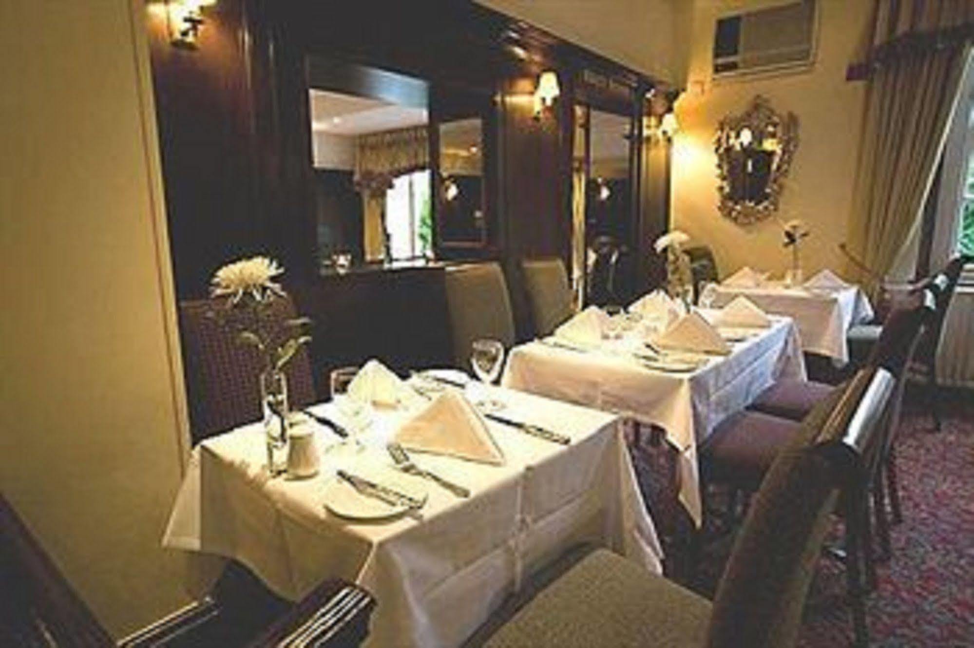 Warren Lodge Shepperton Restaurant billede